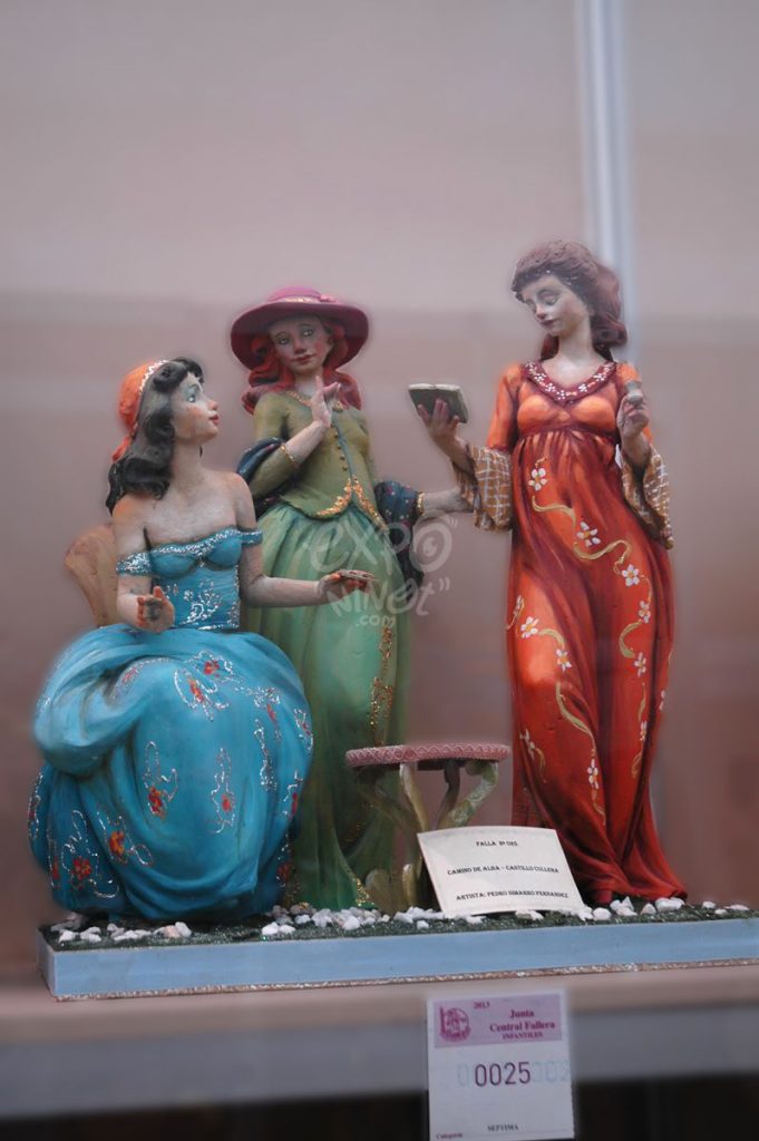 Año 2013, falla Camino Alba, Castillo Cullera, sección séptima Infantil, Artista: Pedro Simarro Fernández.