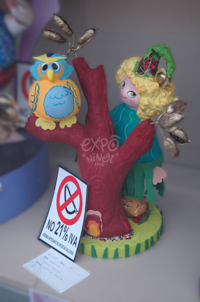 Año 2013, falla Escalante, Amparo Guillen, sección séptima Infantil, Artista: Verónica Salimei.