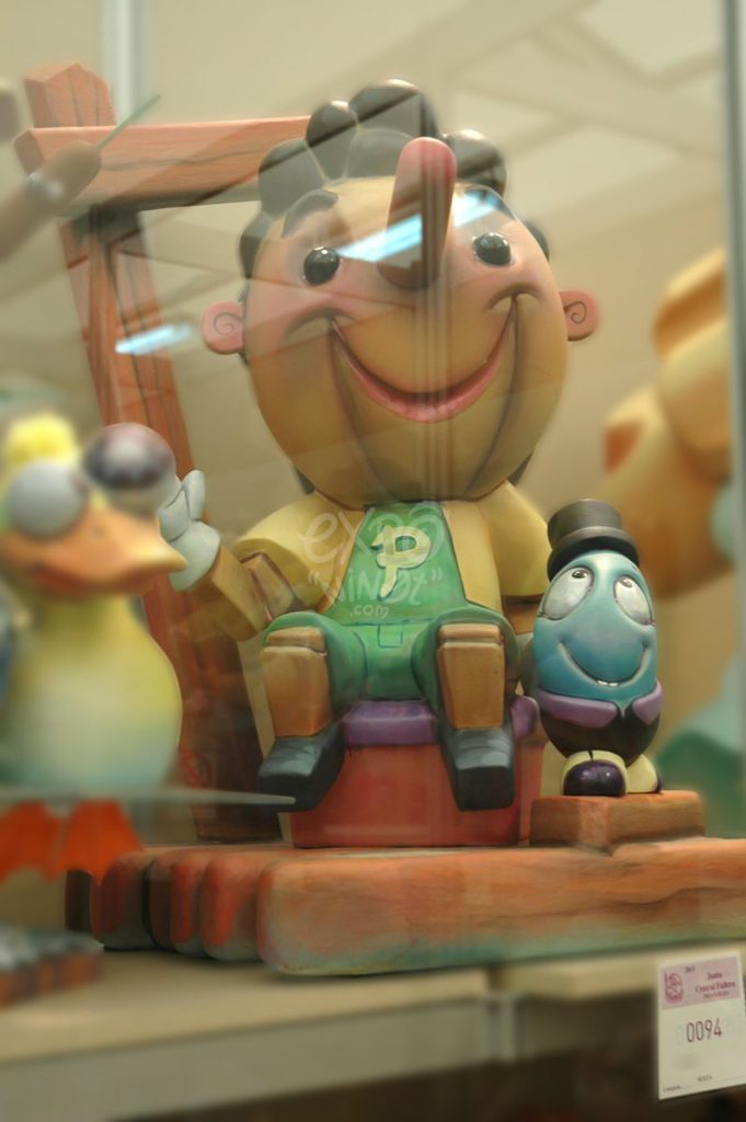 Año 2013, falla Plaza Mercado de Monteolivete, sección sexta Infantil, Artista: Raúl Martínez Ruíz.