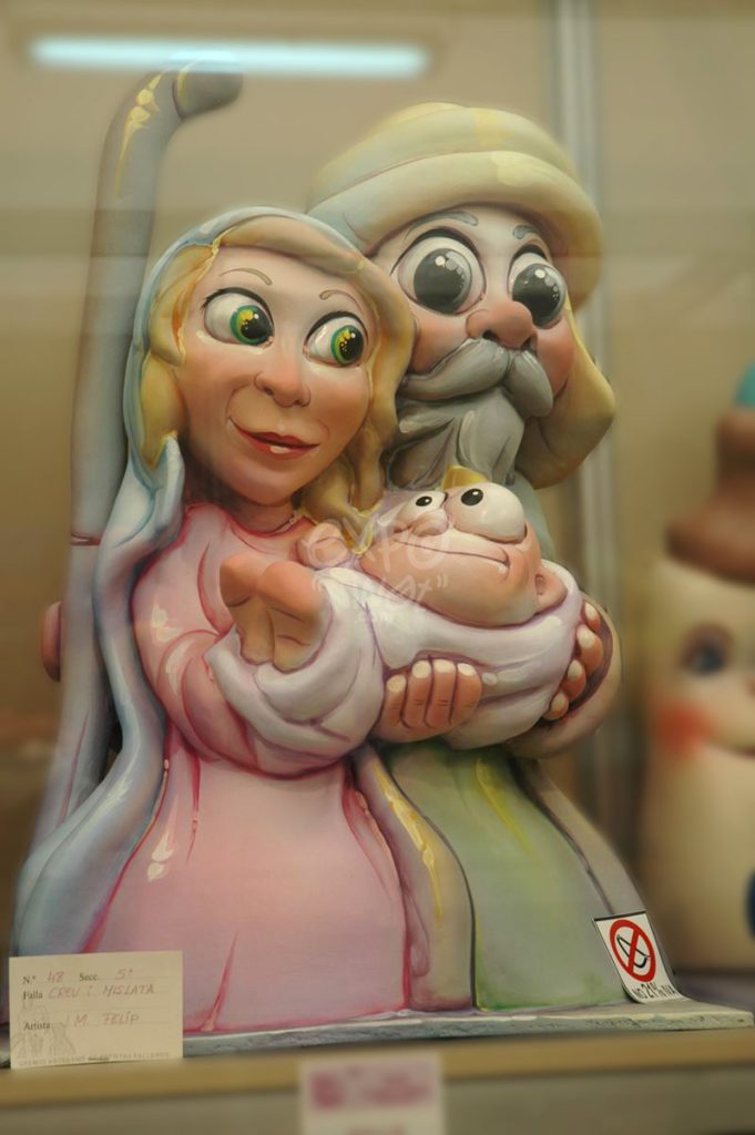 Año 2013, falla Cruz y Mislata, sección quinta Infantil, Artista: José Manuel Felip Gómez.