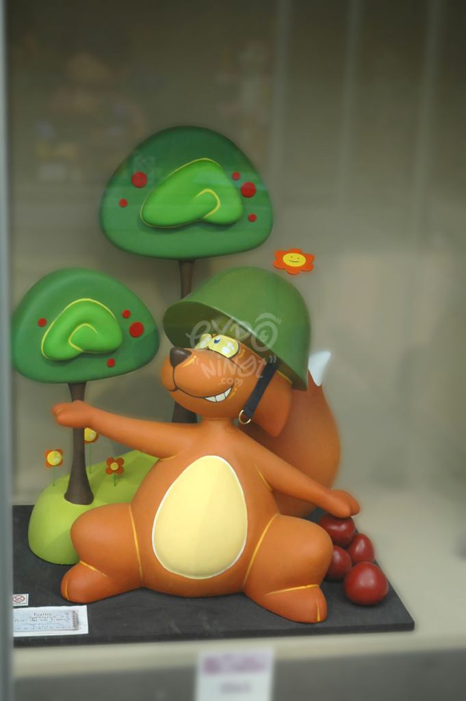 Año 2013, falla Serranos, Plaza de los Fueros, sección quinta Infantil, Artistas: Hermanos Tomillo.