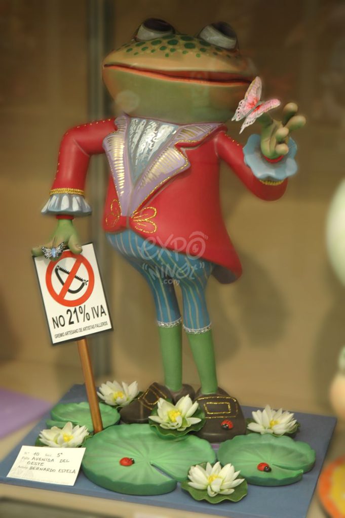Año 2013, falla Avenida del Oeste, sección quinta infantil, Artista: Bernardo Estela Parra.