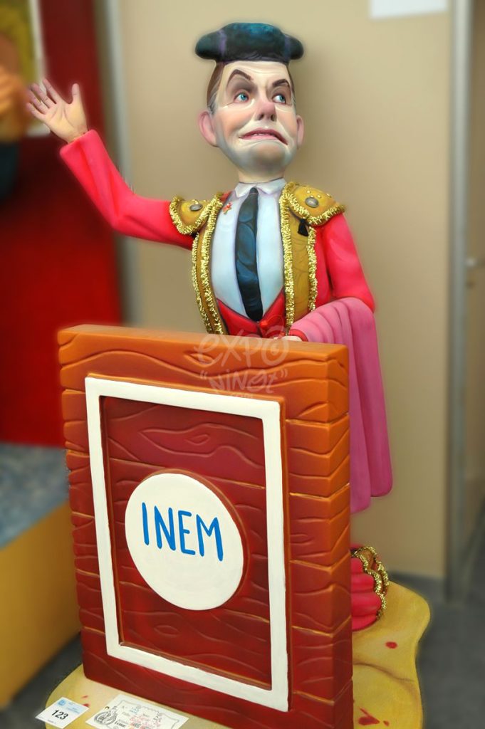 Año 2012, falla L’Alguer Ing. Rafael Janini, sección segunda a, Artista: Manuel Martínez Reig.