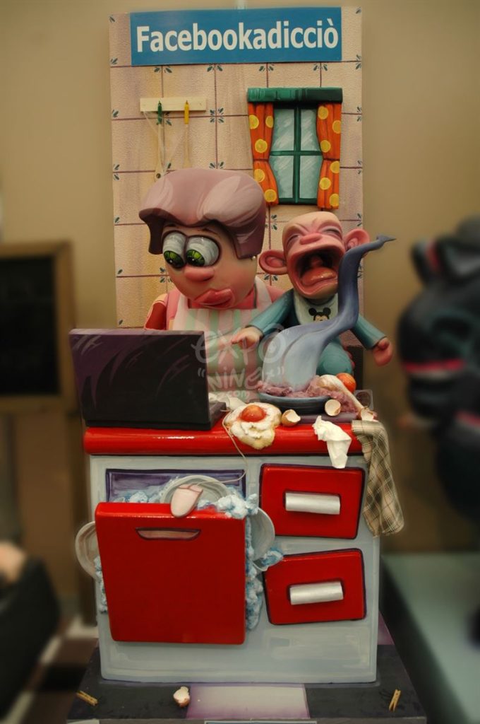 Año 2011, Falla Avenida Burjasot Joaquín Ballester, sección séptima Infantil, Artista: José Manuel Felip Gómez.
