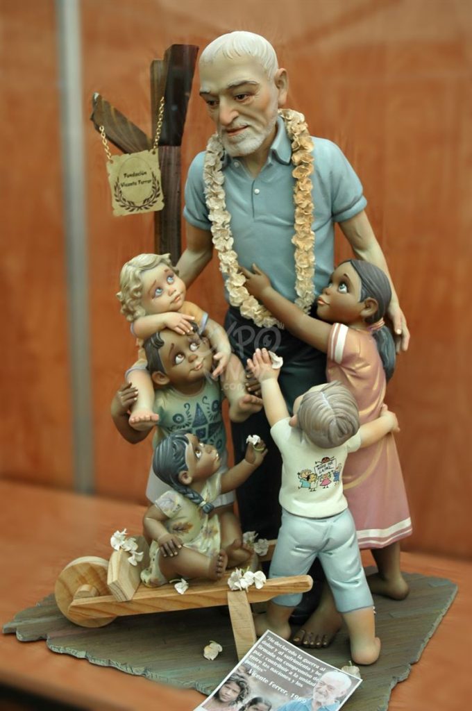 Año 2011, Falla Cádiz Denia, sección sexta a, Artista: Manuel Blanco Climent.