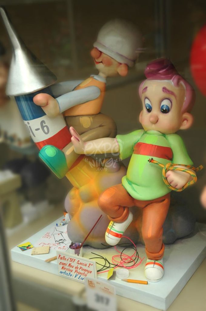 Año 2011, Falla Camino Nuevo Picanya Nicolau Primitiu, sección segunda Infantil, Artista: Vicente Lorenzo Díaz.