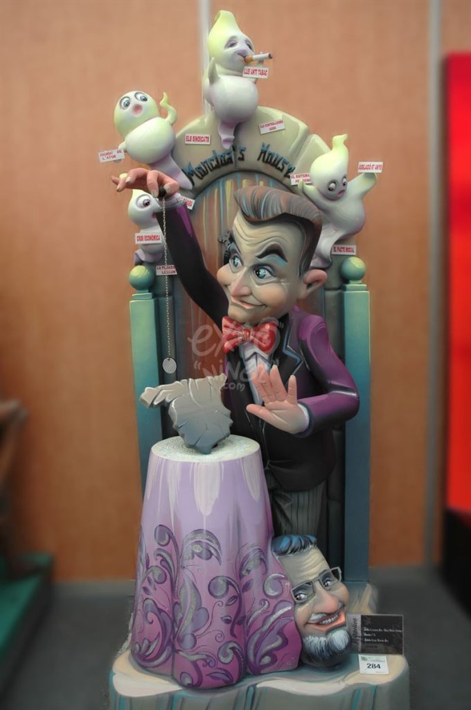 Año 2011, falla Ceramista Ros José Mª Mortes Lerma, sección primera a, Artista: Sergio Musoles Ros.