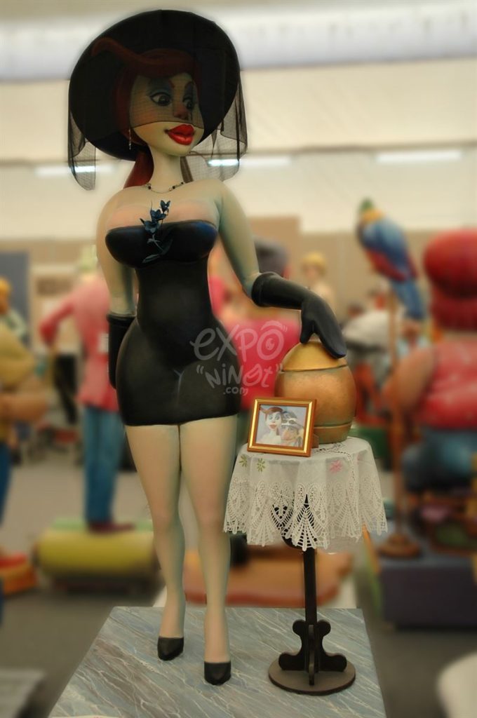 Año 2011, Falla Cristóbal Sorní M. Martin, sección cuarta Infantil, Artista: La Comisión.