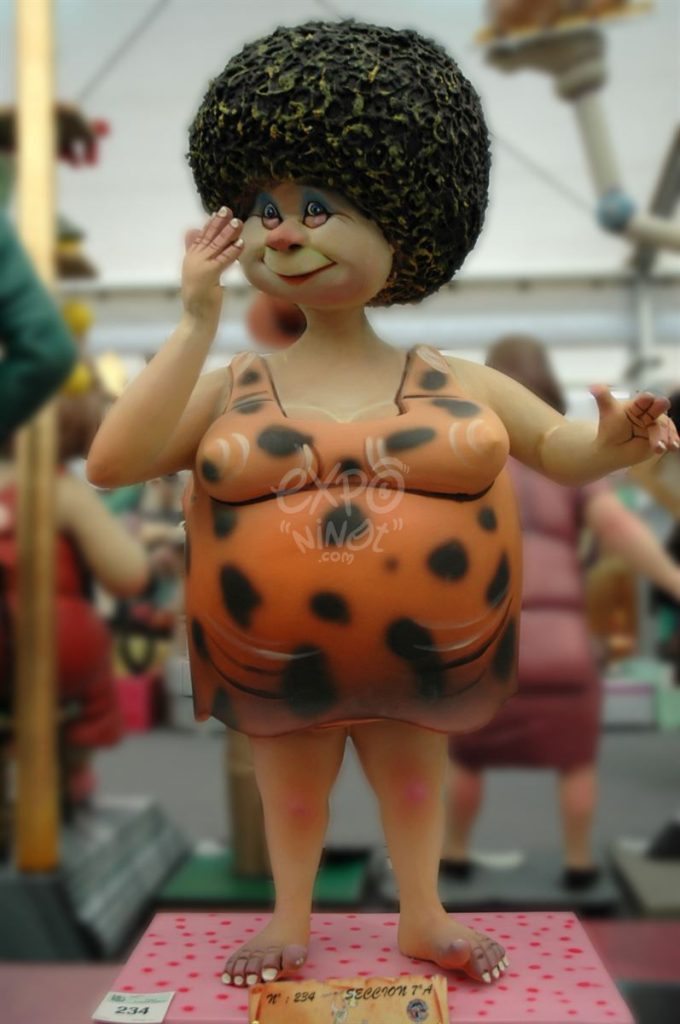 Año 2011, Falla Escalante Amparo Guillen, sección séptima a, Artista: Juan Ruíz Recio.