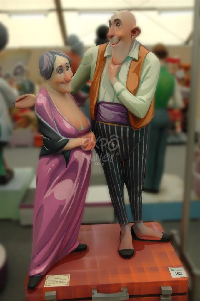 Año 2011, falla Grupos Virgen del Carmen, sección tercera b, Artista: Xavi Ribes Segura.