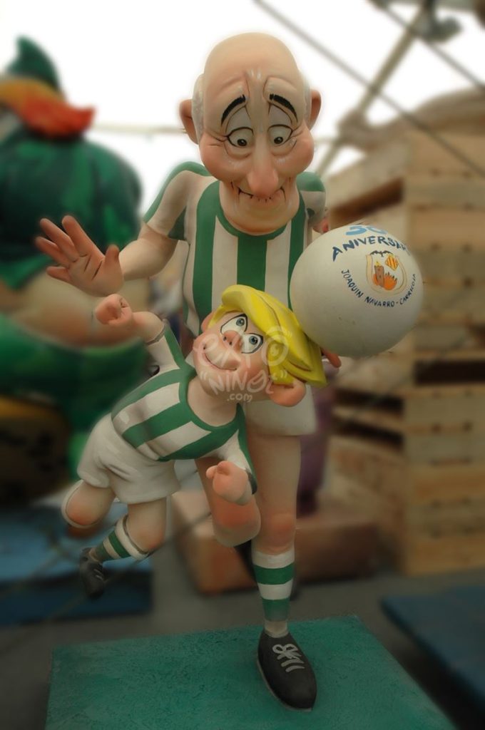 Año 2011, Falla Joaquín Navarro Carricola, sección cuarta b, Artista: Miguel Balaguer Nieto.