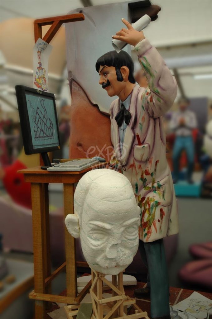 Año 2011, falla Menorca Luis Bolinches, sección séptima a, Artista: Francisco Dauder Estopiña.