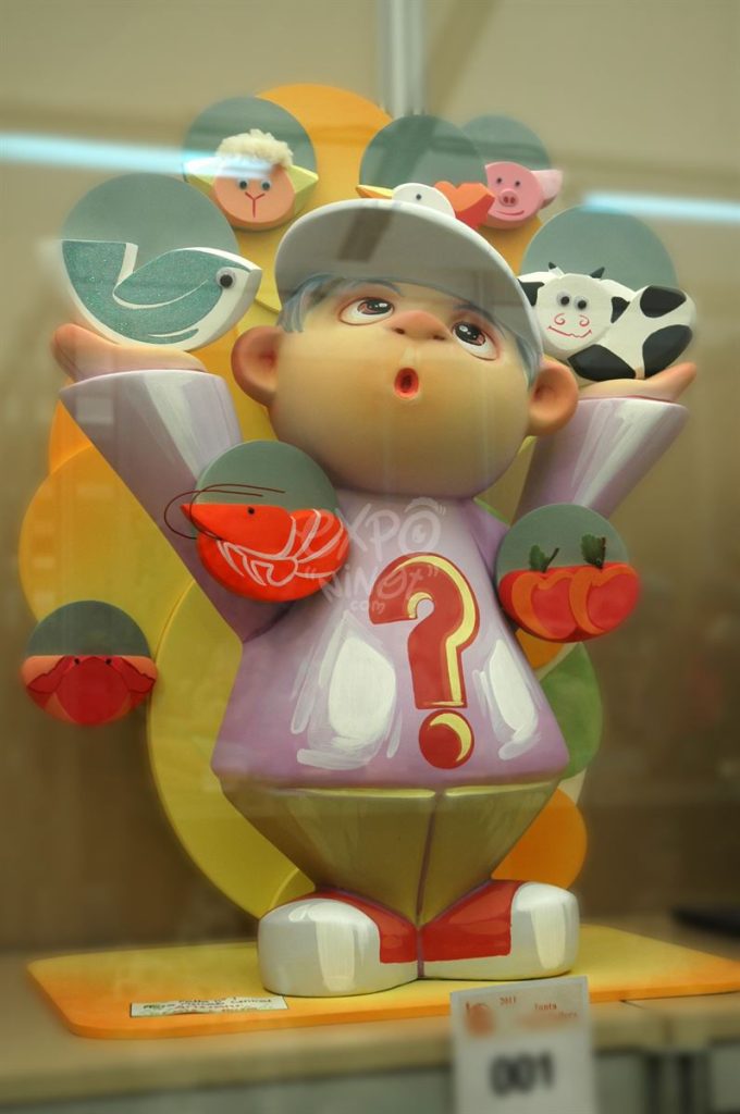 Año 2011, Falla Mercado Central, sección primera Infantil, Artista: Juan M. Castellbanque y Rosa Blaco.