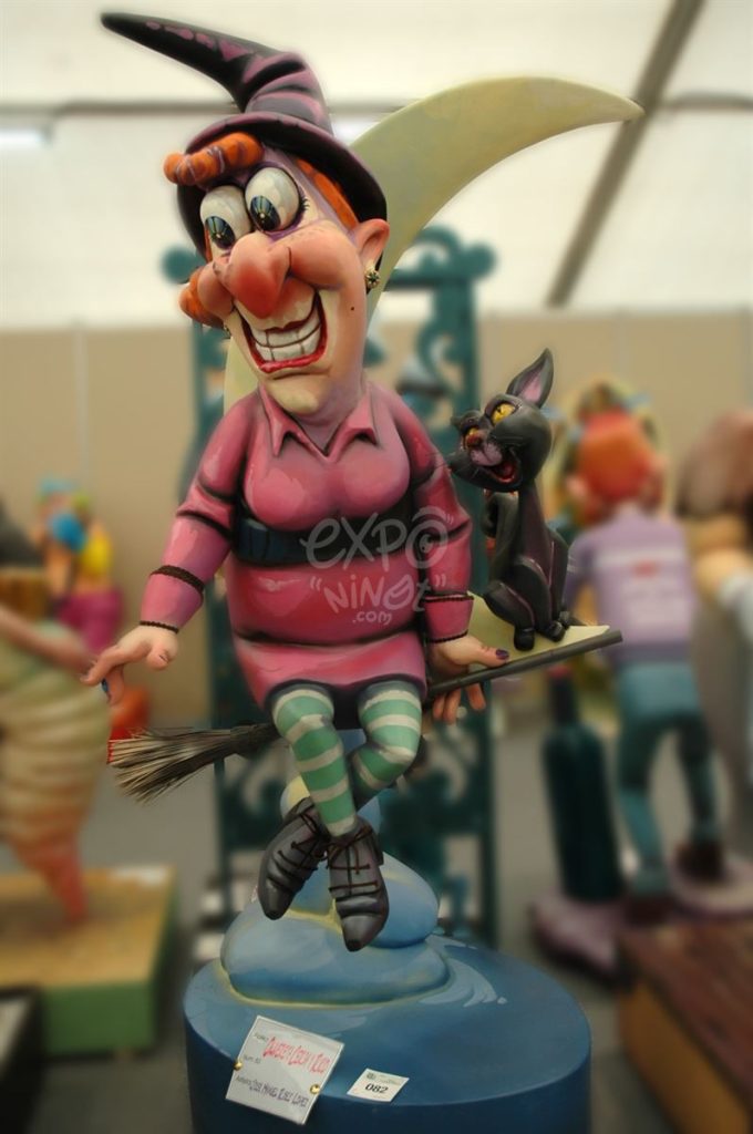 Año 2011, falla Olivereta Cerdá y Rico, sección tercera b, Artista: José Manuel Ribes López.