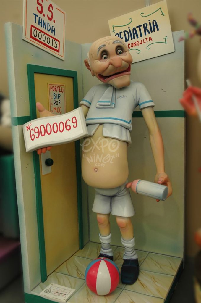 Año 2011, falla Periodista Gil Sumbiela Azucena, sección segunda a, Artista: Manuel Martínez Reig.
