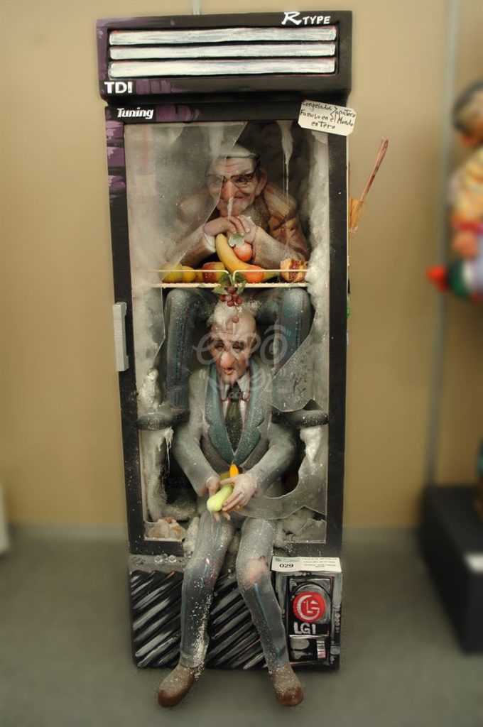 Año 2011, falla Pie de la Cruz Don Juan de Villarrasa, sección primera b, Artista: Juan Carlos Moles Martínez.