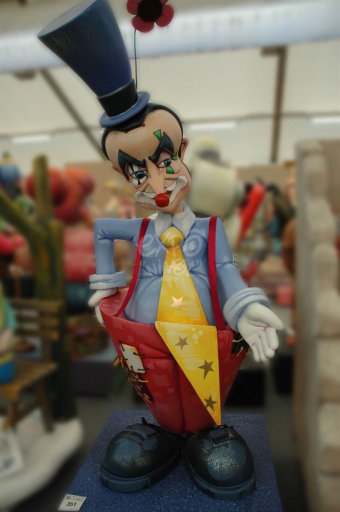 Año 2011, Falla Plaza del Pouet, sección cuarta Infantil, Artista: José Jarauta Navajas “Pepo”.