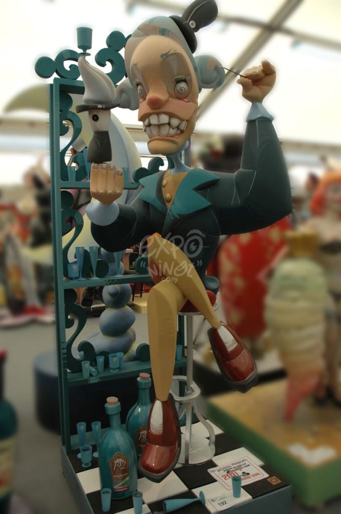Año 2011, falla Ramiro de Maeztu Humanista Furió, sección segunda b, Artista: Mario Gual del Olmo.