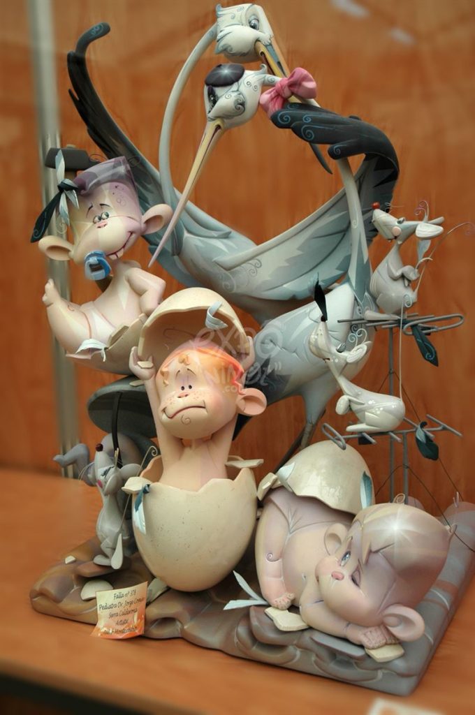 Año 2011, Falla Pediatra Jorge Comín Serra Calderona, sección especial Infantil, Artista: Julio Monterrubio Fernández.