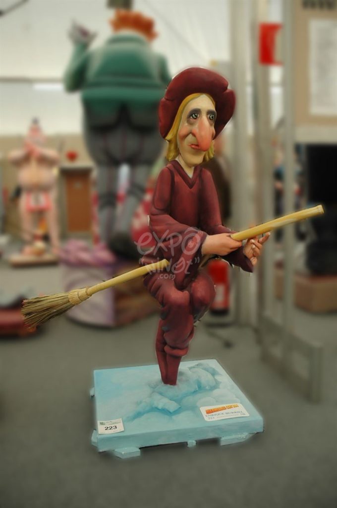 Año 2011, Falla San José de la Montaña Teruel, sección cuarta Infantil, Artista: Bernardo Estela Parra.