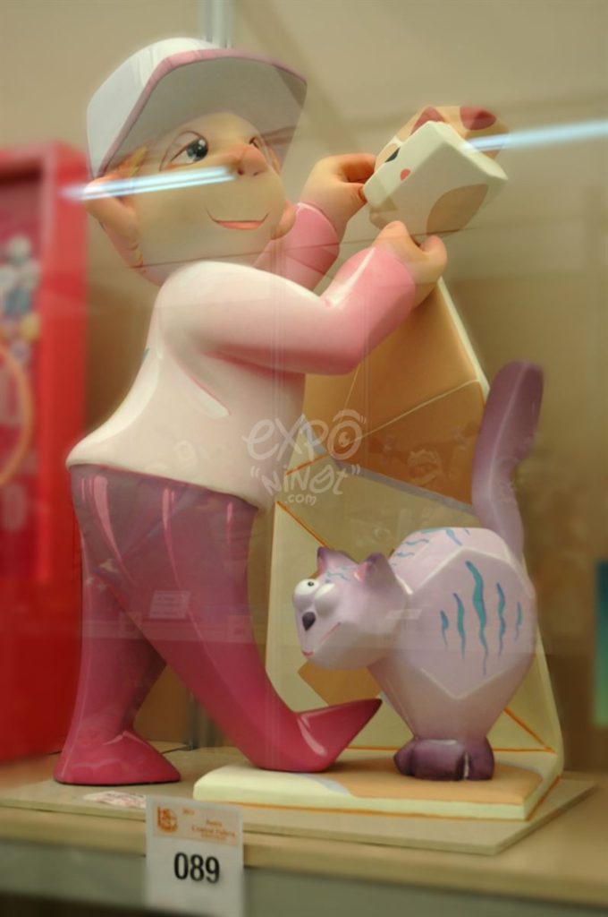 Año 2011, Falla San Vicente Periodista Azzatti, sección segunda Infantil, Artista: Juan M. Castellbanque y Rosa Blaco.