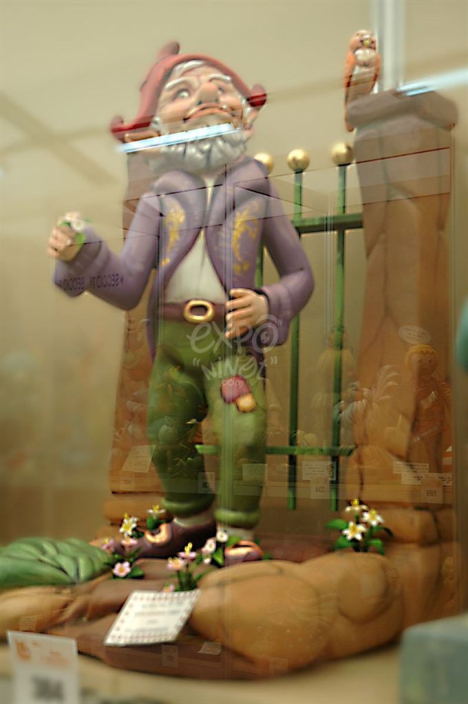 Año 2011, Falla Santa Genoveva Torres Arquitecto Tolsá Alfahuir, sección segunda Infantil, Artista: José Acebes Rodríguez.