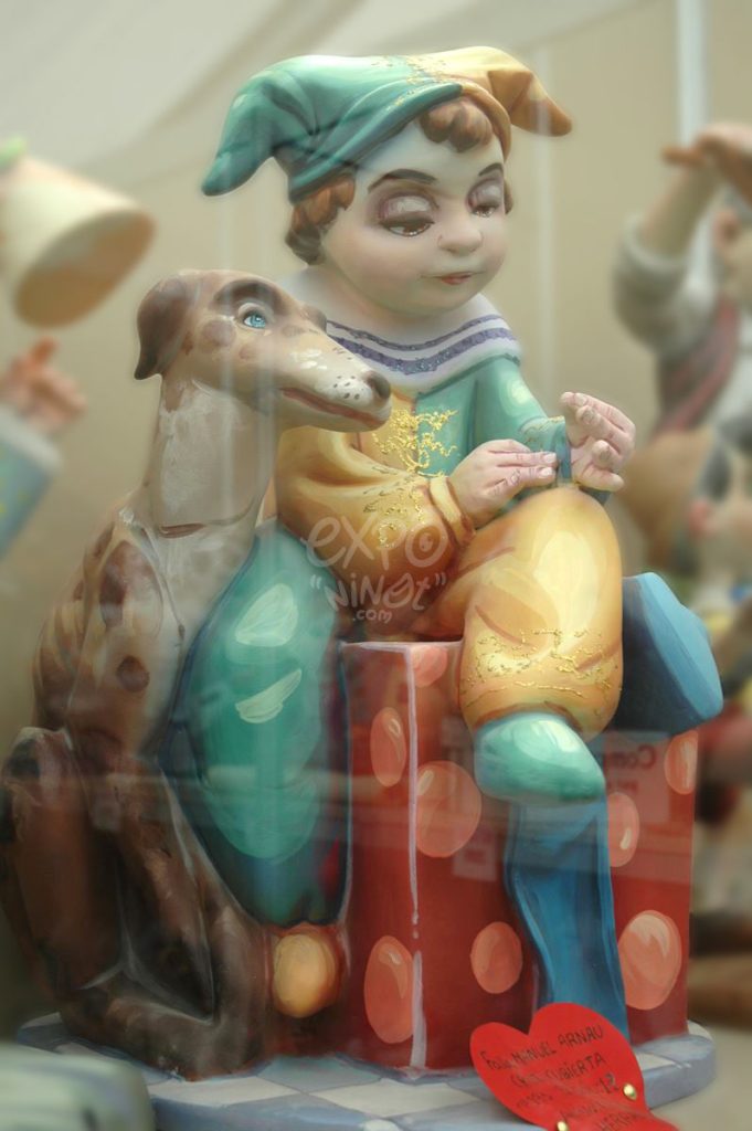 Año 2012, falla Manuel Arnau, Cruz Cubierta, sección duodécima Infantil, Artista: Carlos Alberto Herranz Martínez.