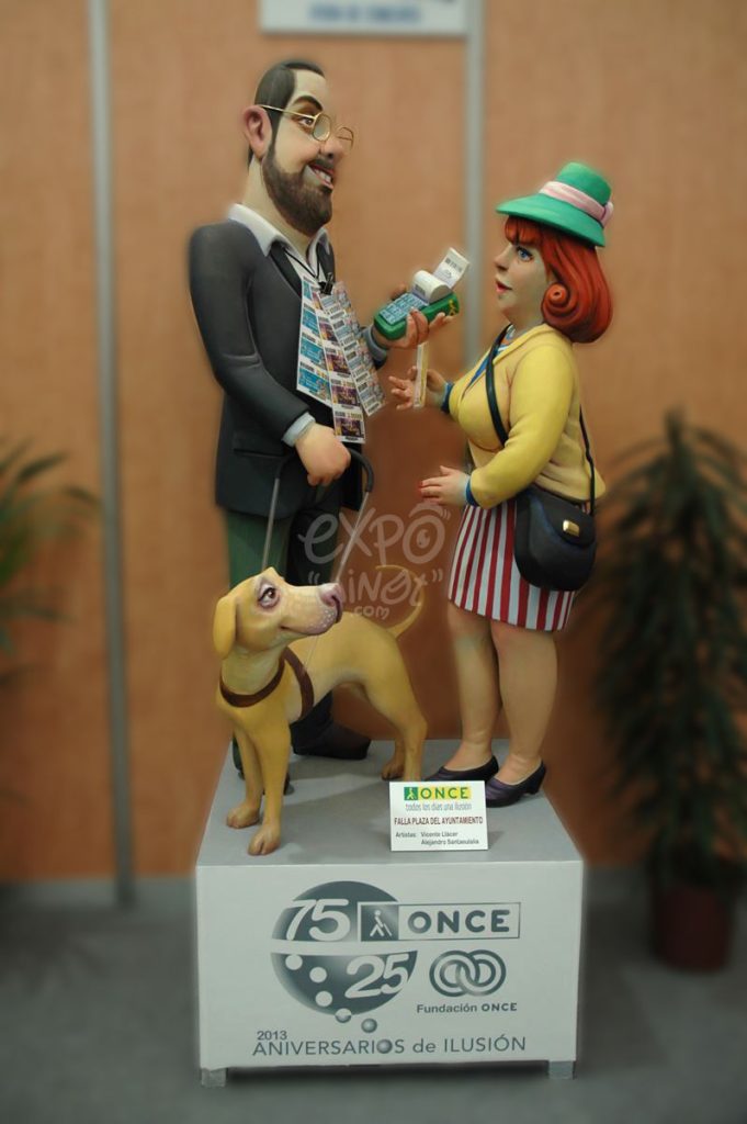 Año 2013, falla Plaza del Ayuntamiento, municipal, Artistas: Vicente Llácer y Alejandro Santaeulalia.