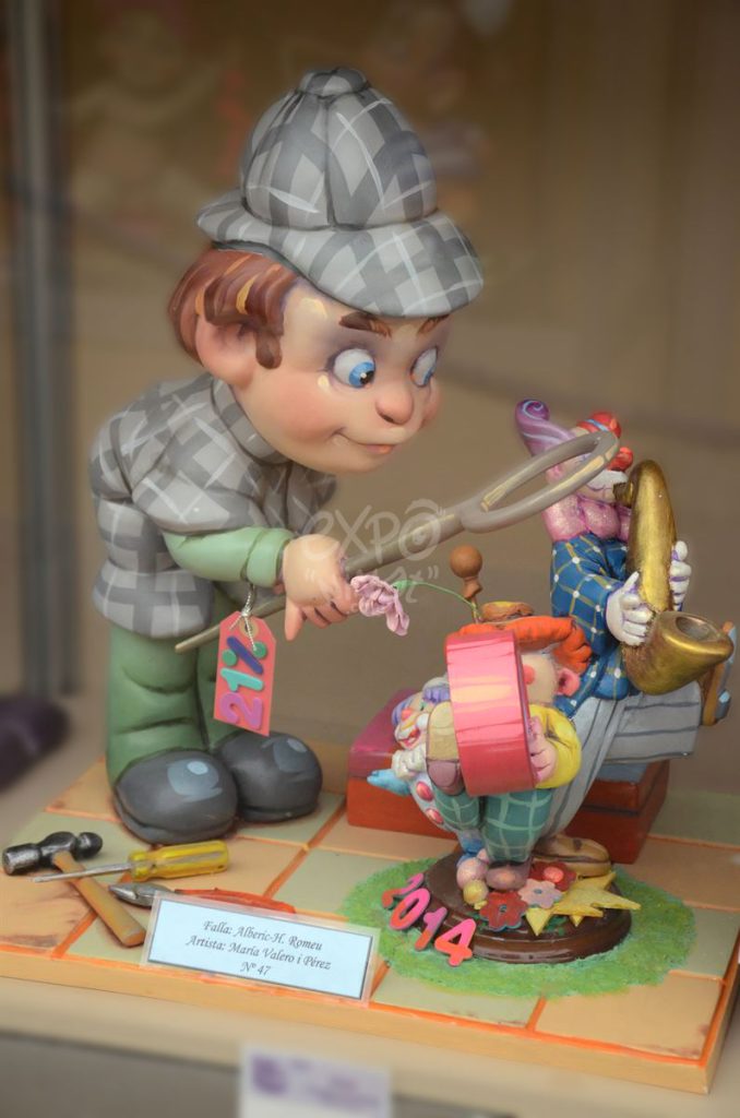 Año 2014, falla Alberique, Héroe Romeu, sección octava Infantil, Artista: María Valero Pérez.