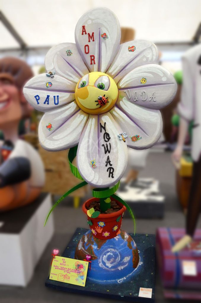 Año 2014, falla Alfara del Patriarca, Periodista Gil Sumbiela, sección séptima c, Artista: ArtdeFoc.