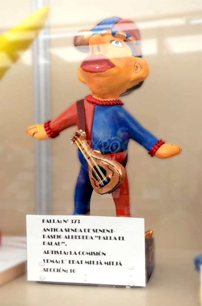 Año 2014, falla Antigua Senda Senent, Paseo Alameda, selección decimosexta Infantil, Artista: La Comisión.