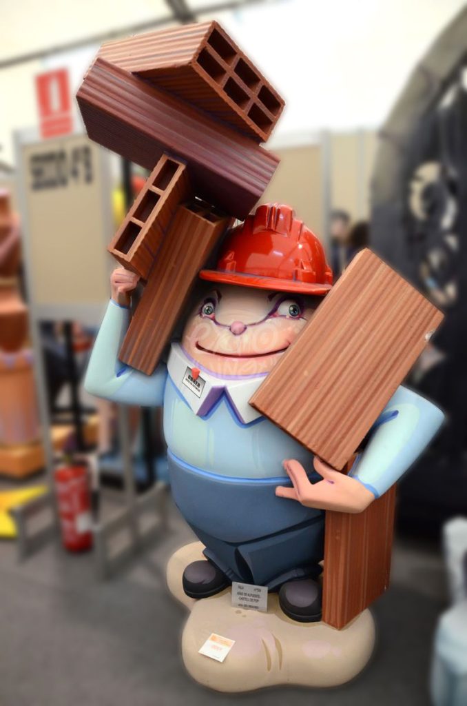 Año 2014, falla Aras de Alpuente, Castell de Pop, sección cuarta b, Artista: José Luis Pascual Nebot.