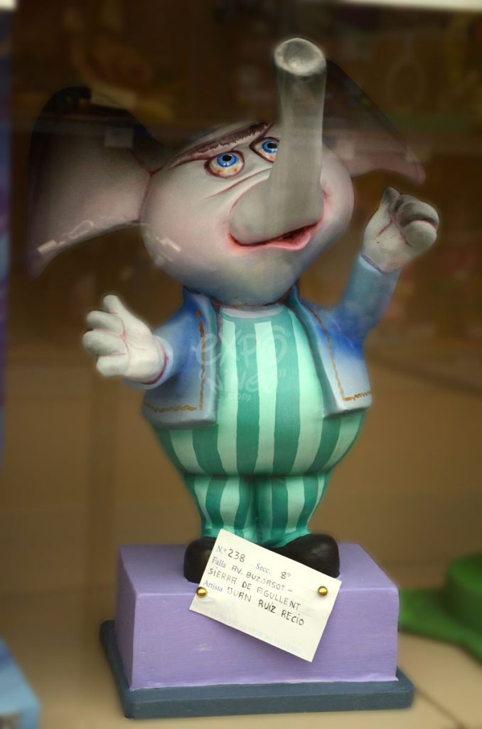 Año 2014, falla Avenida Burjasot, Sierra de Agullent, sección octava Infantil, Artista: Juan Ruíz Recio.