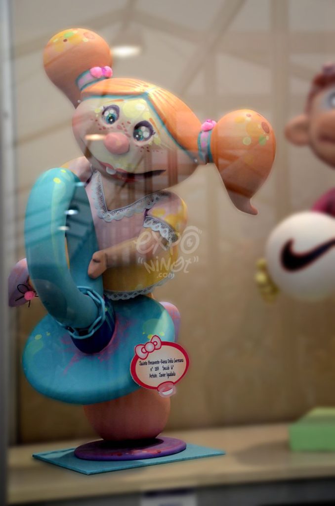 Año 2014, falla Avenida Jacinto Benavente, Reina Doña Germana, sección sexta Infantil, Artista: Javier Igualada Fernández.