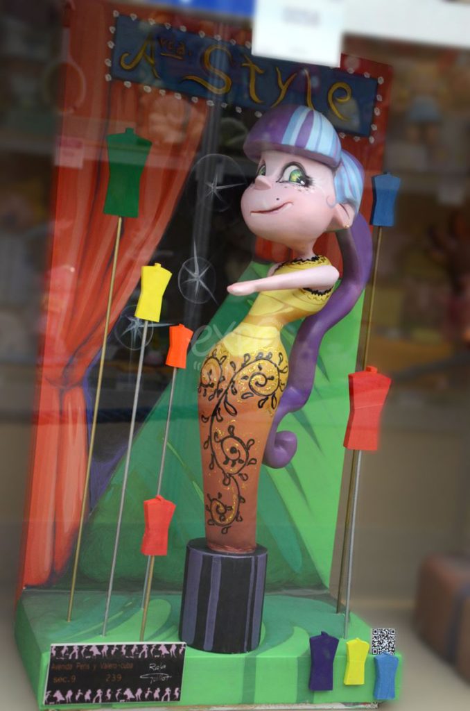 Año 2014, falla Avenida Peris y Valero, Cuba, sección novena Infantil, Artista: Rafael Guillot Comeche.