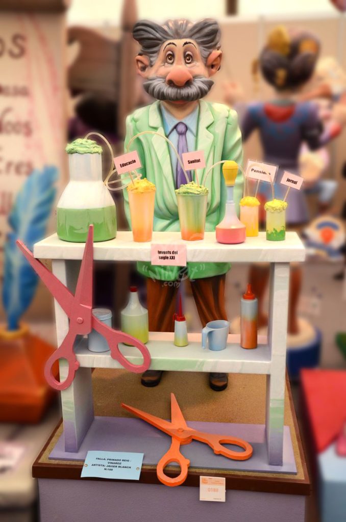 Año 2014, falla Avenida Primado Reig, Vinaroz, sección tercera b, Artista: Javier Blanch Gomis.