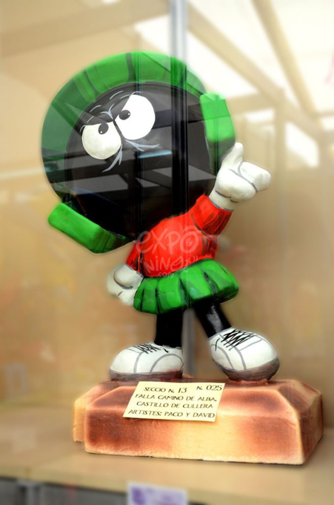 Año 2014, falla Camino Alba, Castillo Cullera, sección decimotercera Infantil, Artista: David Zahonero del Fresno.