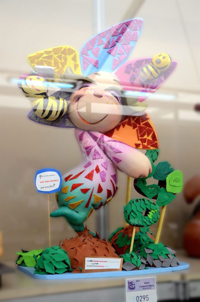 Año 2014, falla Camino de Moncada, Pintor Jacomart, sección decimocuarta Infantil, Artista: Vicente Francisco Lorenzo Albert.