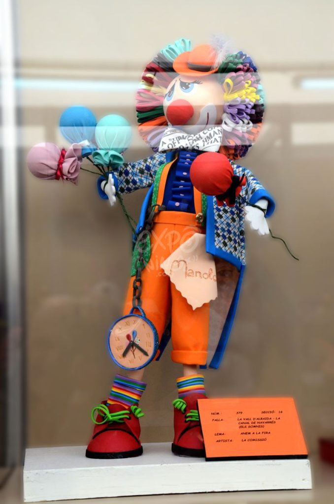 Año 2014, falla Canal Navarrés, Vall Albaida, sección decimosexta Infantil, Artista: La Comisión.