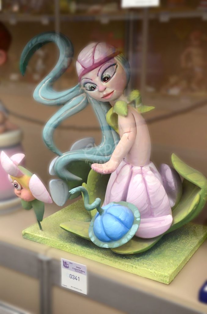 Año 2014, falla Carteros, Litógrafo Pascual Abad, sección duodécima Infantil, Artista: Alfredo Chuliá.