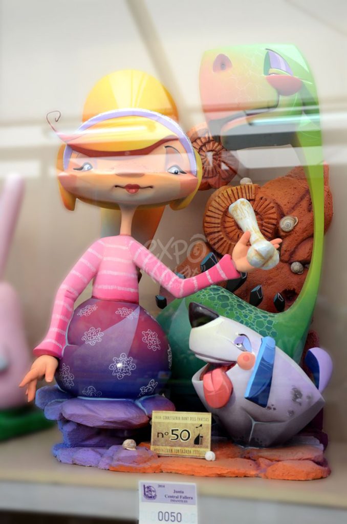 Año 2014, falla Corretgería, Bany dels Pavesos, sección decimoquinta Infantil, Artista: Iván Tortajada.