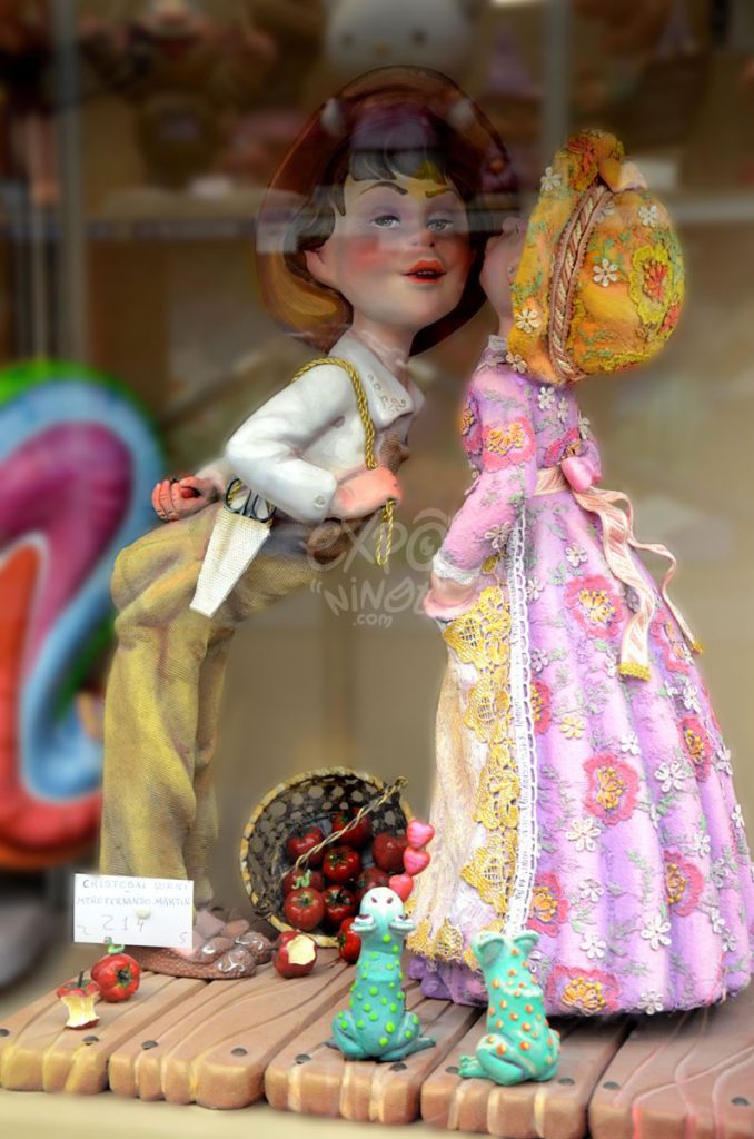 Año 2014, falla Cristóbal Sorní, Maestro Martín, sección cuarta Infantil, Artista: La Comisión.