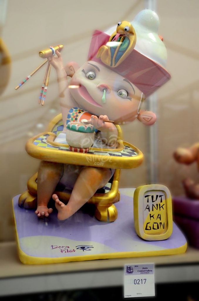 Año 2014, falla Espartero, Maestro Plasencia, sección sexta Infantil, Artista: Dora Piles Rovira.