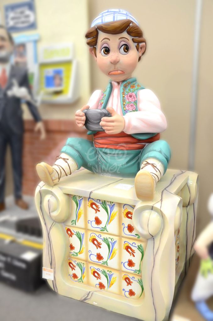 Año 2014, falla Felipe Bellver, Madre Rafols, sección séptima b, Artista: José Miguel Corachán Lagunas.