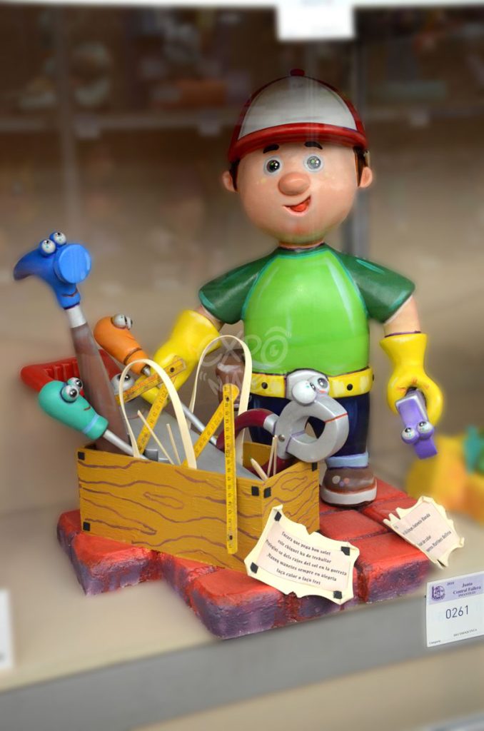 Año 2014, falla Grupo Antonio Rueda, sección decimoquinta Infantil, Artista: Fallas Martínez-Bellvis.
