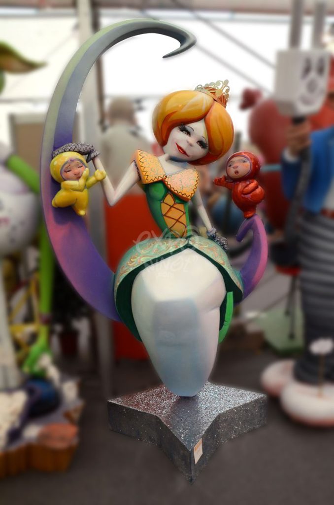 Año 2014, falla Grupos Virgen del Carmen, sección tercera b, Artista: Xavi Ribes Segura.