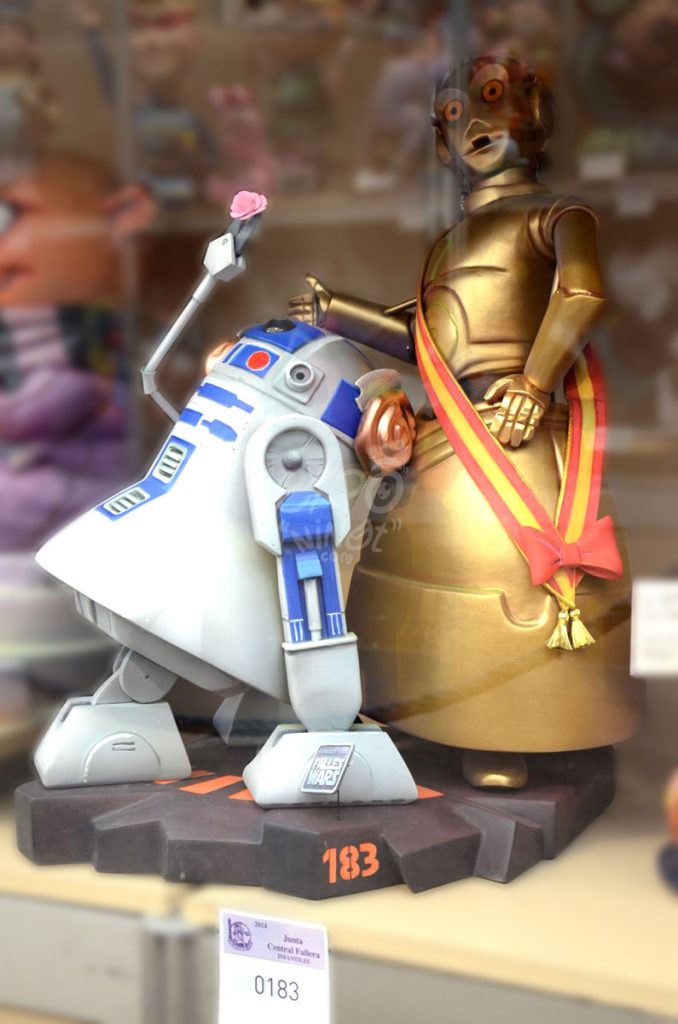 Año 2014, falla Islas Canarias, Dama de Elche, sección quinta Infantil, Artista: Fernando Foix Fabregat.