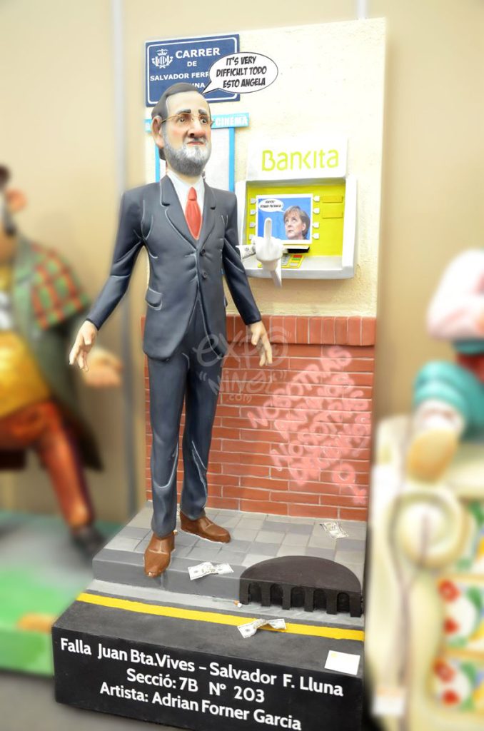 Año 2014, falla Juan Bautista Vives, Salvador Ferrandis Luna, sección séptima b, Artista: Adrián Forner.