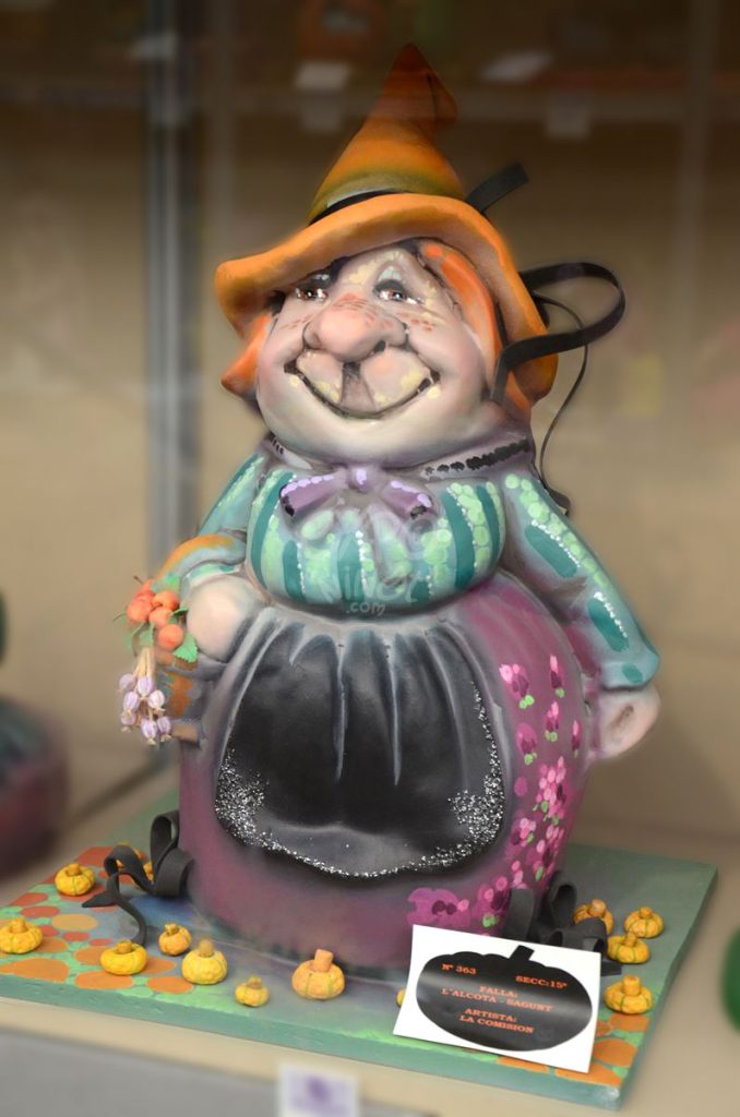 Año 2014, falla L’Alcota, Sagunto, sección decimoquinta Infantil, Artista: La Comisión.