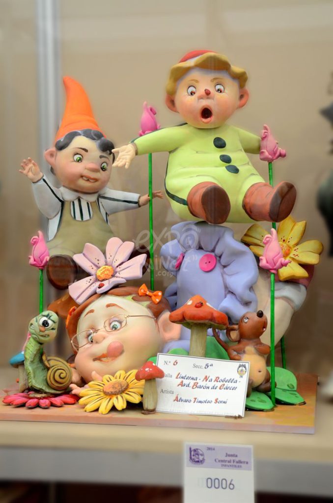 Año 2014, falla Linterna, Na Robella, Avenida Barón de Carcer, sección quinta Infantil, Artista: Álvaro Timoteo Sorní.